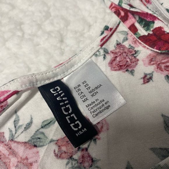Floral H&M romper - size XSMALL - Picture 5 of 5